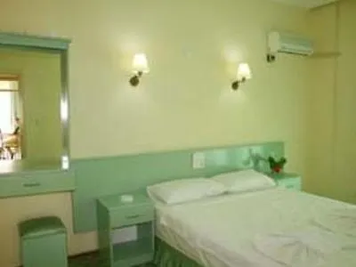 Banana Ξενοδοχείο με διαμερίσματα 2*