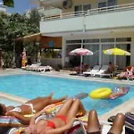 Apart-hotel Banana 2*